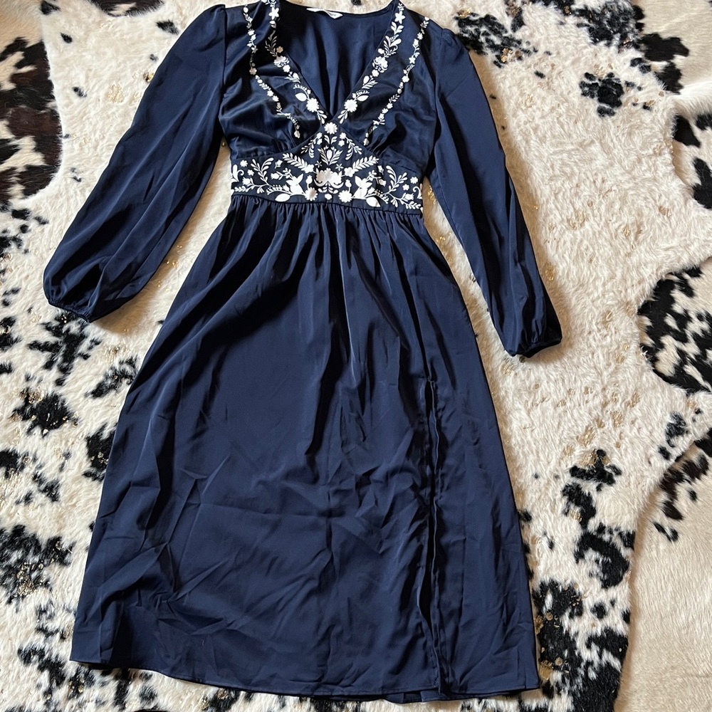 Navy Embroidered V-Neck Long Sleeve Dress